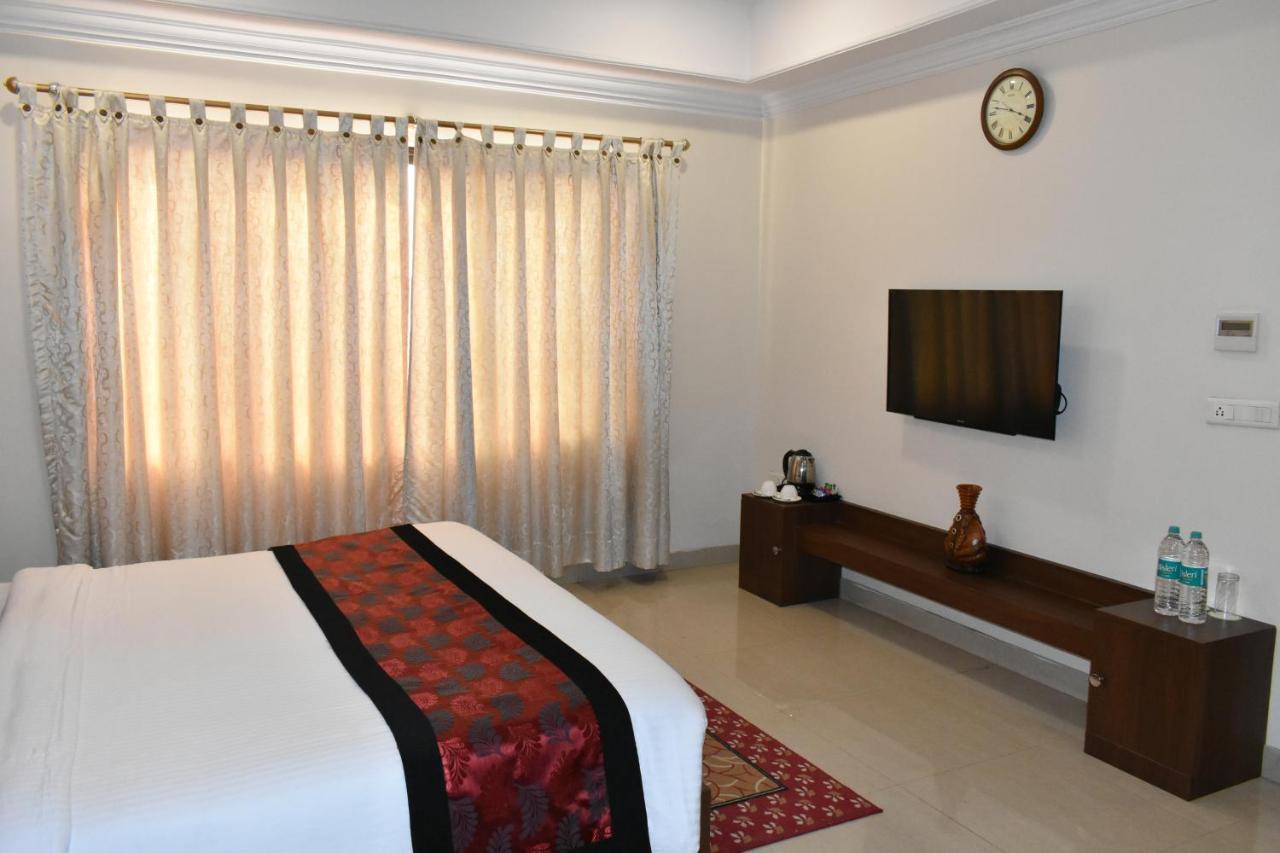 ดิ ออร์ชาร์ด Hotel Jharsuguda ภายนอก รูปภาพ