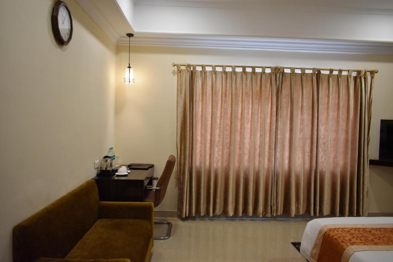 ดิ ออร์ชาร์ด Hotel Jharsuguda ภายนอก รูปภาพ