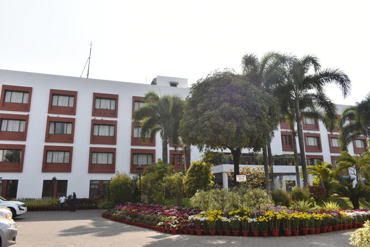 ดิ ออร์ชาร์ด Hotel Jharsuguda ภายนอก รูปภาพ
